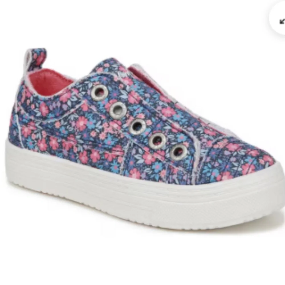 BLOWFISH MALIBU GIRLS’ SUPER PLAY-K SLIP-ON SNEAKERS – INDIGO PINK FLORAL